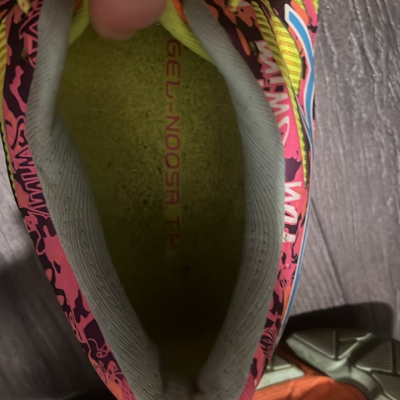 ASICS neon rainbow running shoes 7.5 - Picture 6 of 6